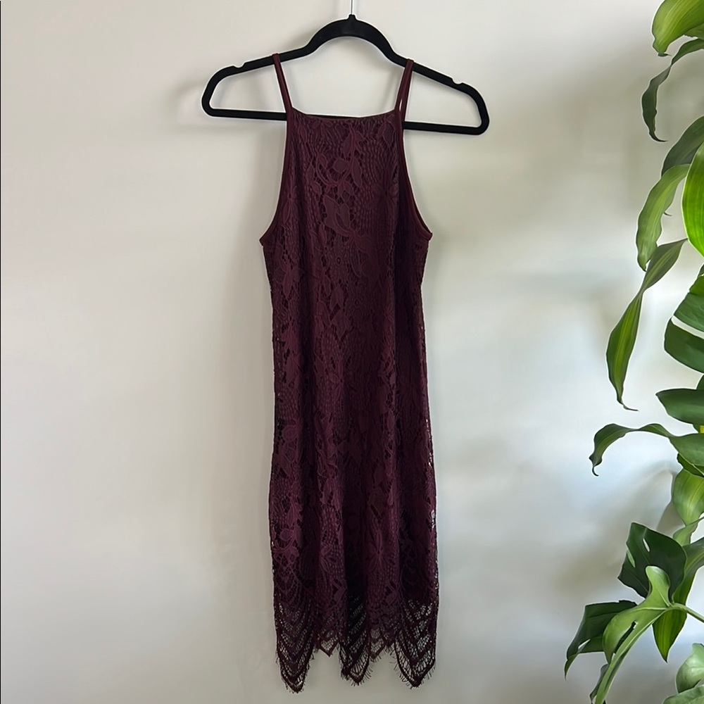 Burgundy antistar sleeveless lace scalloped hem dress